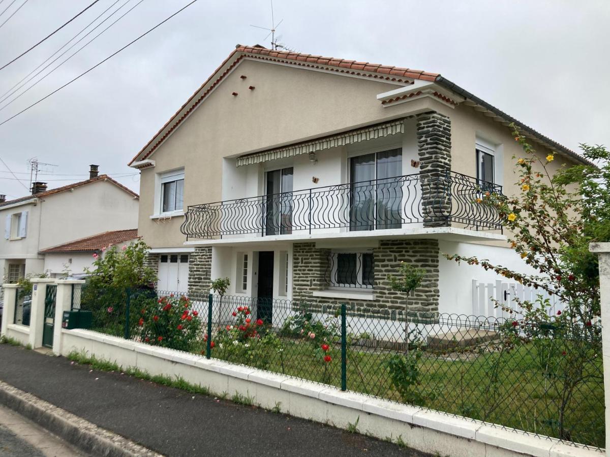-Comme A La Maison- Jardin, Veranda, Ideal Familles Et Business Niort Exterior photo